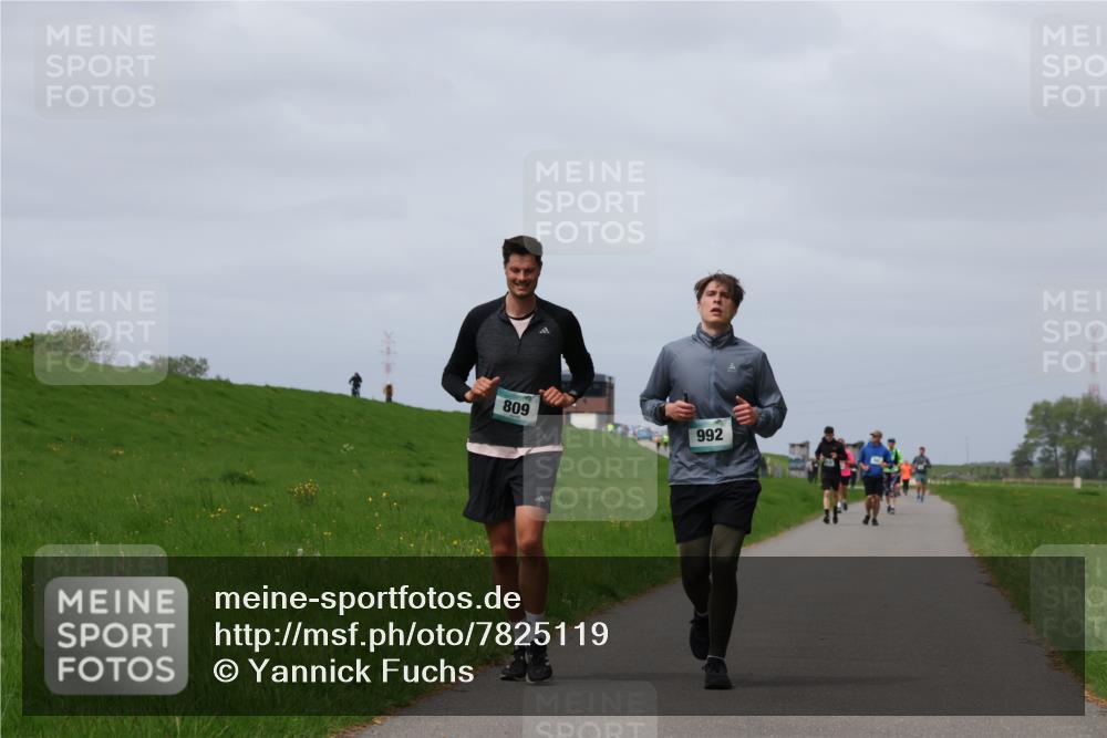 04.05.2025 - 8. Wedeler Halbmarathon Yannick Fuchs http://msf.ph/oto/7825119 04.05.2025 11:54:19 Laufen 809, 992 meine-sportfotos.de