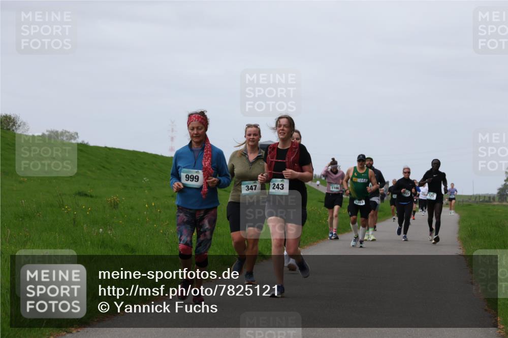 04.05.2025 - 8. Wedeler Halbmarathon Yannick Fuchs http://msf.ph/oto/7825121 04.05.2025 11:32:08 Laufen 999, 347, 243, 1186, 3003, 175 meine-sportfotos.de