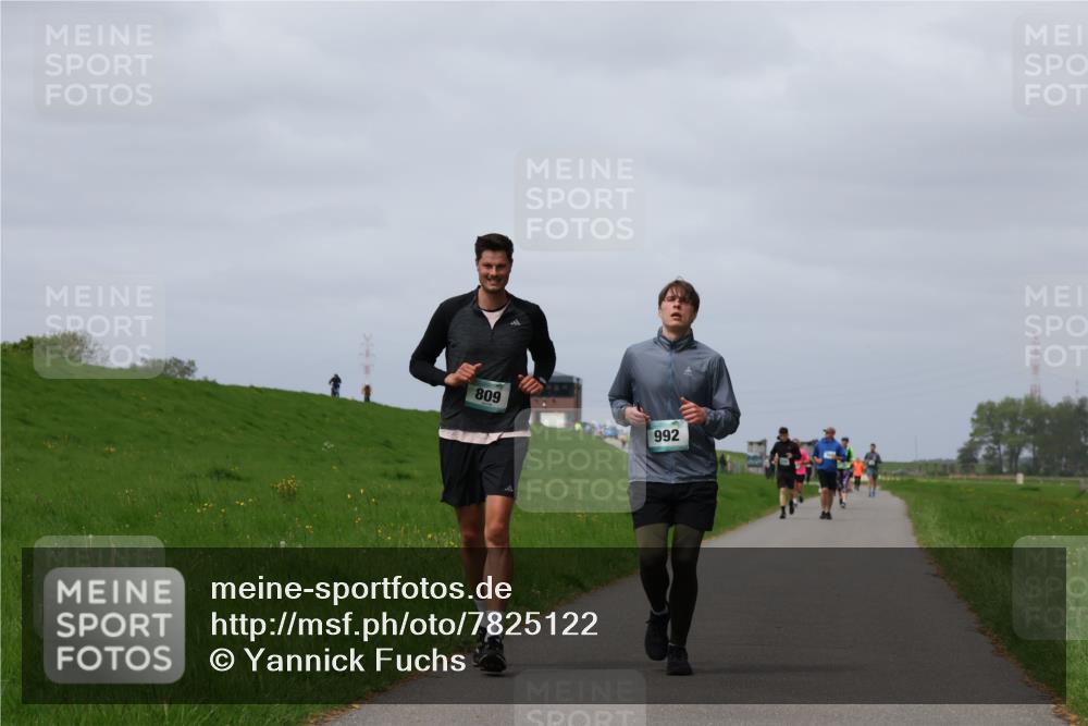04.05.2025 - 8. Wedeler Halbmarathon Yannick Fuchs http://msf.ph/oto/7825122 04.05.2025 11:54:19 Laufen 809, 992 meine-sportfotos.de