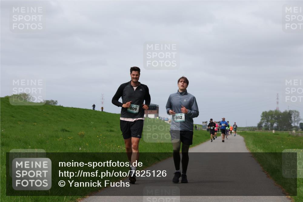 04.05.2025 - 8. Wedeler Halbmarathon Yannick Fuchs http://msf.ph/oto/7825126 04.05.2025 11:54:19 Laufen 809, 992 meine-sportfotos.de