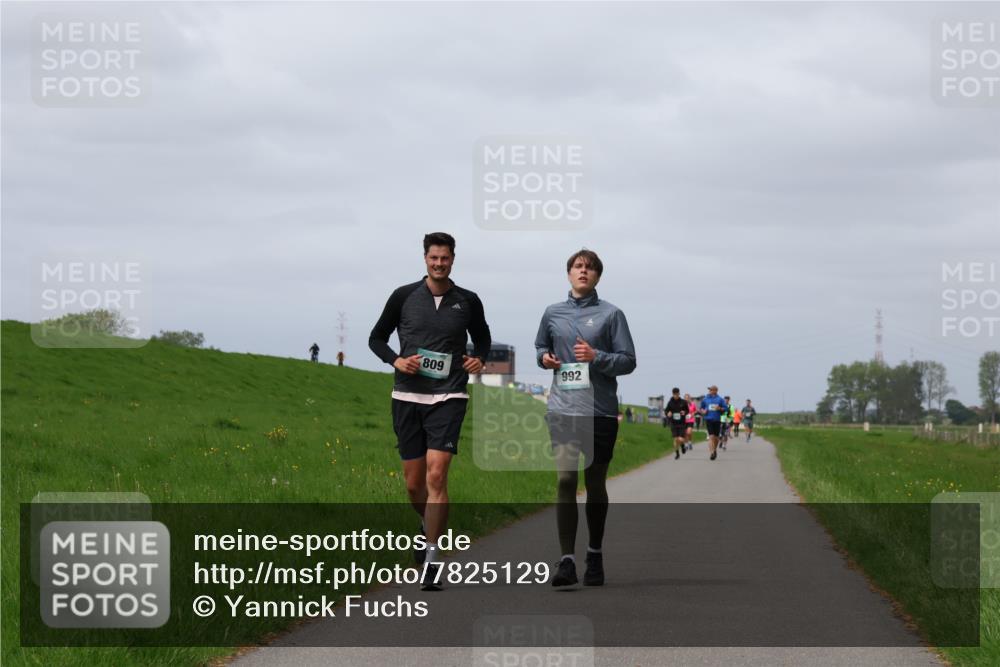 04.05.2025 - 8. Wedeler Halbmarathon Yannick Fuchs http://msf.ph/oto/7825129 04.05.2025 11:54:19 Laufen 809, 992 meine-sportfotos.de