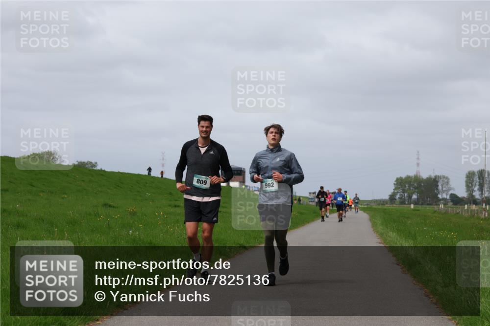 04.05.2025 - 8. Wedeler Halbmarathon Yannick Fuchs http://msf.ph/oto/7825136 04.05.2025 11:54:19 Laufen 809, 992 meine-sportfotos.de