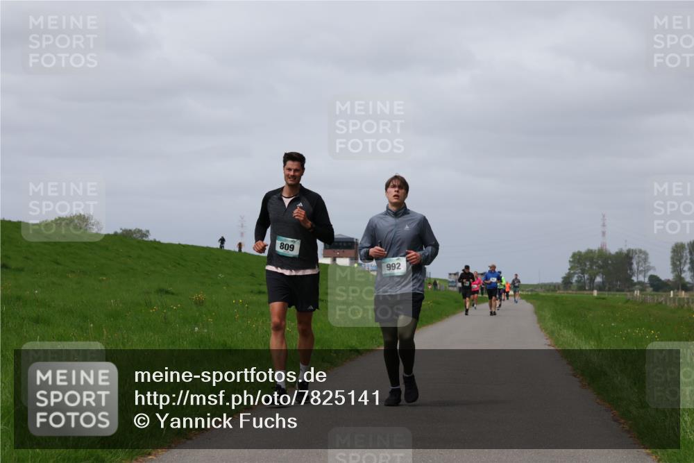 04.05.2025 - 8. Wedeler Halbmarathon Yannick Fuchs http://msf.ph/oto/7825141 04.05.2025 11:54:20 Laufen 809, 992 meine-sportfotos.de