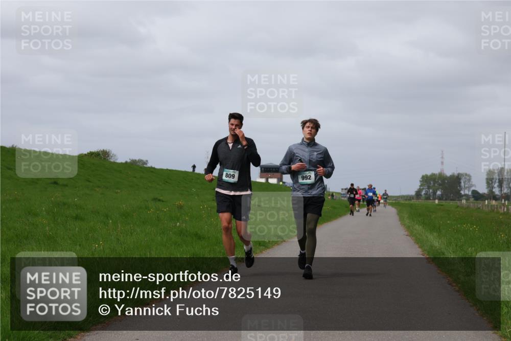 04.05.2025 - 8. Wedeler Halbmarathon Yannick Fuchs http://msf.ph/oto/7825149 04.05.2025 11:54:20 Laufen 992, 809 meine-sportfotos.de