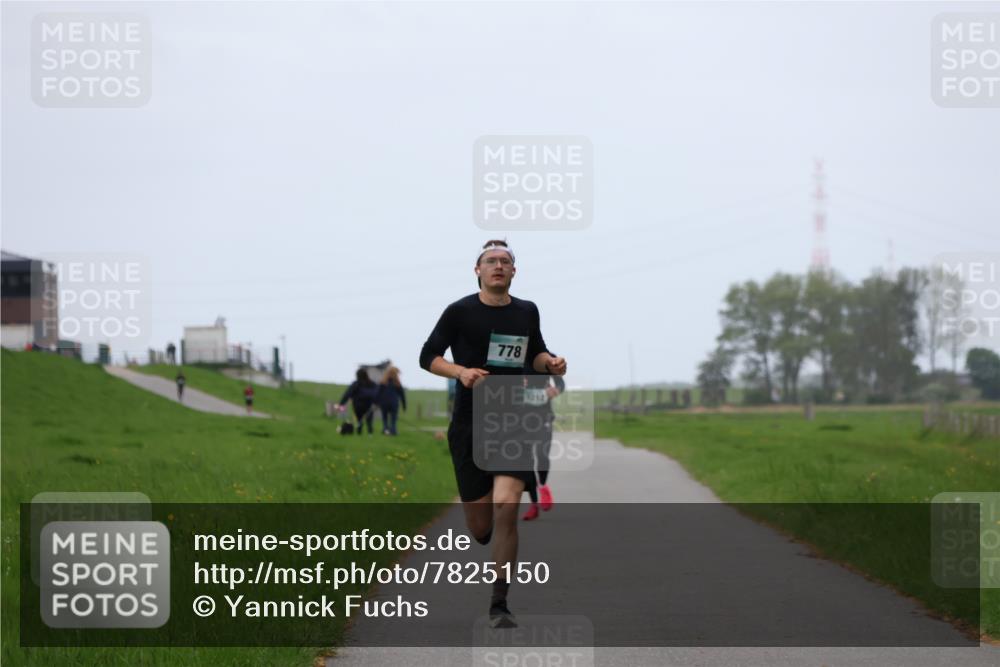 04.05.2025 - 8. Wedeler Halbmarathon Yannick Fuchs http://msf.ph/oto/7825150 04.05.2025 11:12:35 Laufen 778, 1414 meine-sportfotos.de