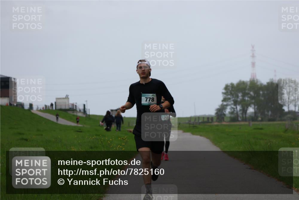 04.05.2025 - 8. Wedeler Halbmarathon Yannick Fuchs http://msf.ph/oto/7825160 04.05.2025 11:12:36 Laufen 778, 1212 meine-sportfotos.de