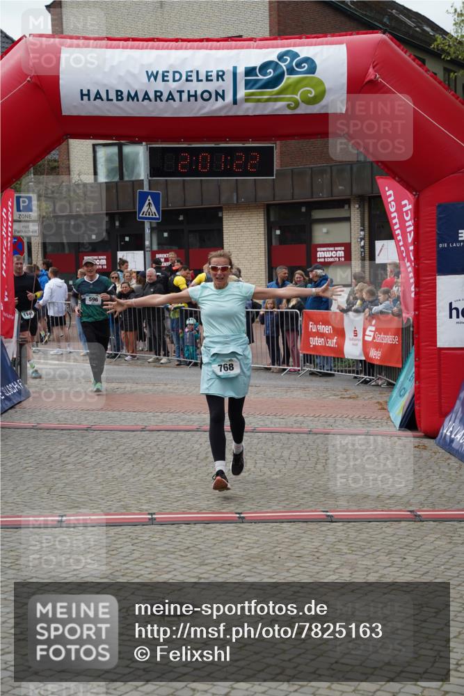 04.05.2025 - 8. Wedeler Halbmarathon Felixshl http://msf.ph/oto/7825163 04.05.2025 12:01:20 Ziel 596, 768, 1148 meine-sportfotos.de