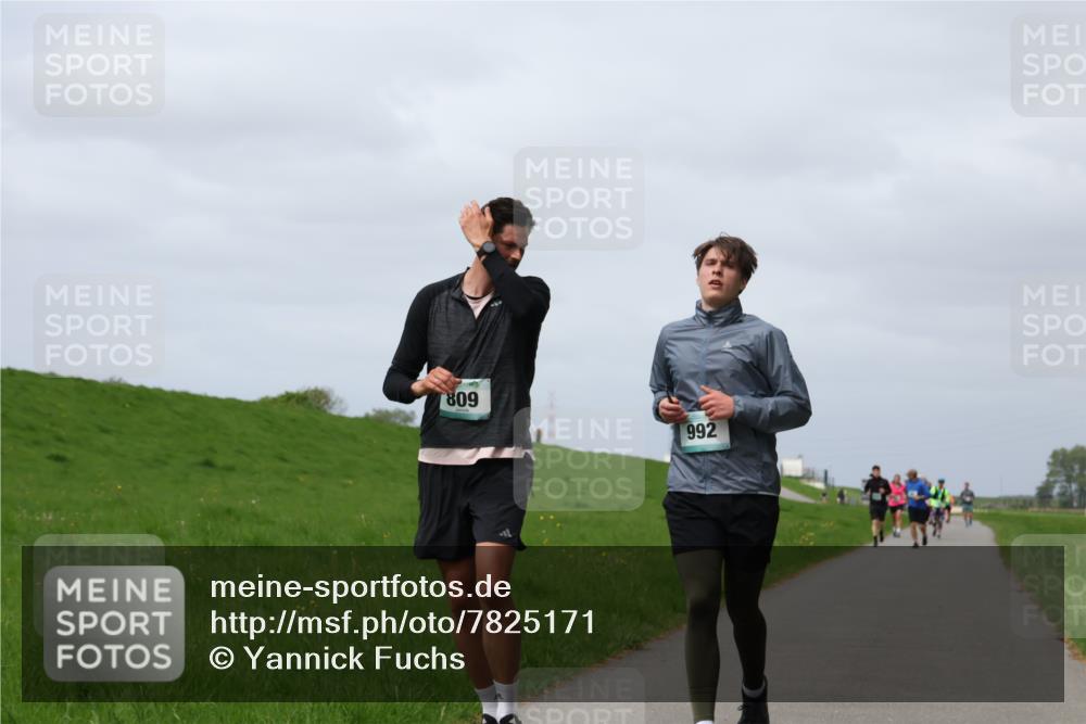 04.05.2025 - 8. Wedeler Halbmarathon Yannick Fuchs http://msf.ph/oto/7825171 04.05.2025 11:54:22 Laufen 809, 992 meine-sportfotos.de