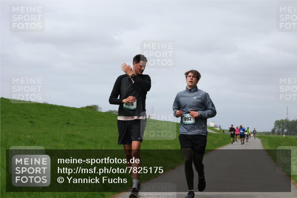 04.05.2025 - 8. Wedeler Halbmarathon Yannick Fuchs http://msf.ph/oto/7825175 04.05.2025 11:54:22 Laufen 992, 609 meine-sportfotos.de