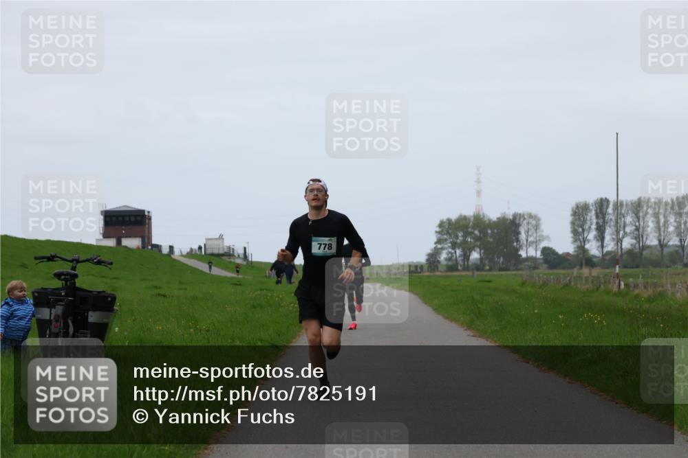 04.05.2025 - 8. Wedeler Halbmarathon Yannick Fuchs http://msf.ph/oto/7825191 04.05.2025 11:12:37 Laufen 778 meine-sportfotos.de