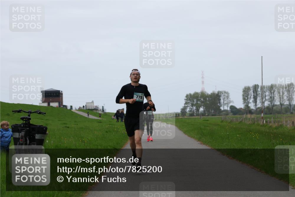 04.05.2025 - 8. Wedeler Halbmarathon Yannick Fuchs http://msf.ph/oto/7825200 04.05.2025 11:12:37 Laufen 778, 1212 meine-sportfotos.de