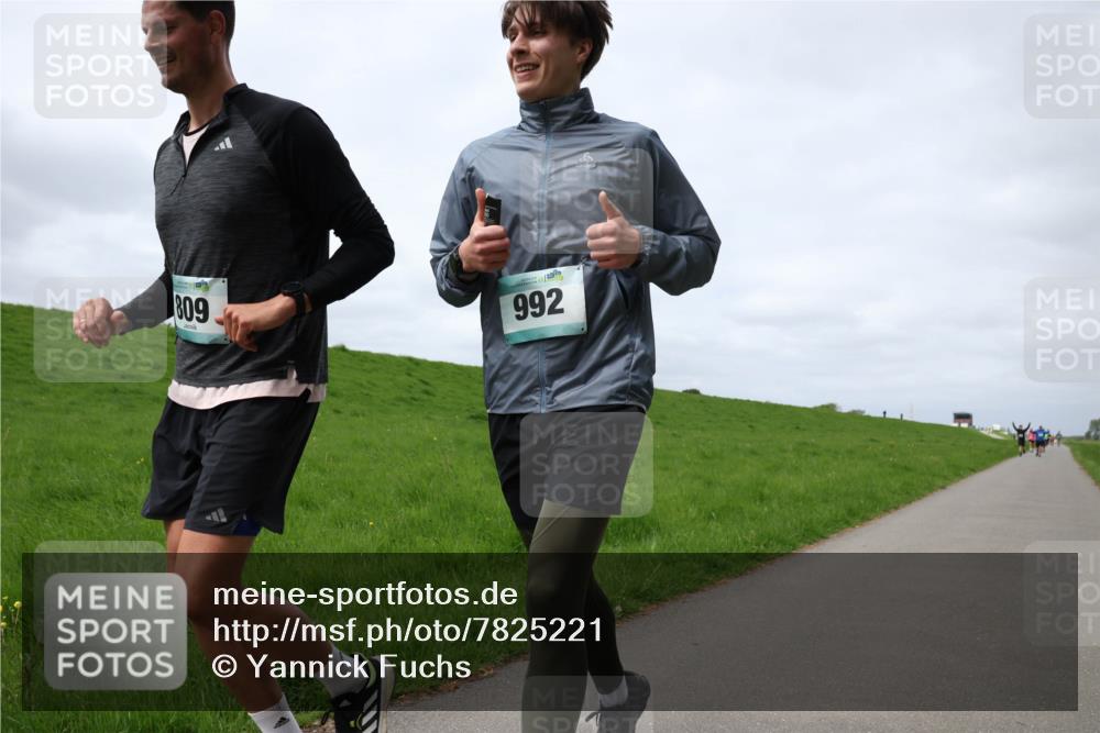 04.05.2025 - 8. Wedeler Halbmarathon Yannick Fuchs http://msf.ph/oto/7825221 04.05.2025 11:54:25 Laufen 809, 992 meine-sportfotos.de