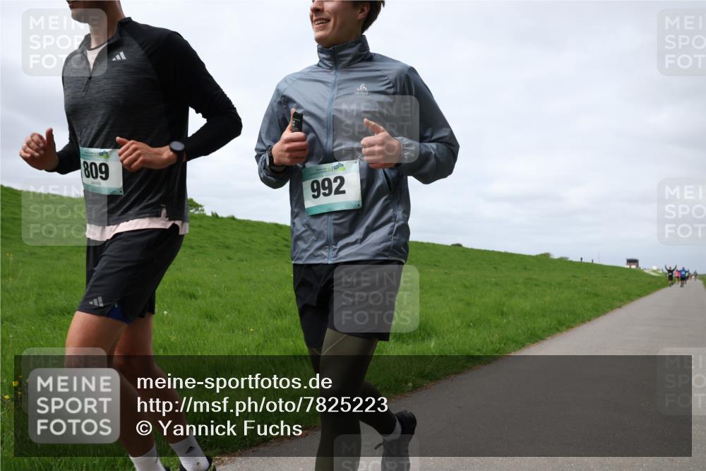 04.05.2025 - 8. Wedeler Halbmarathon Yannick Fuchs http://msf.ph/oto/7825223 04.05.2025 11:54:25 Laufen 809, 992 meine-sportfotos.de