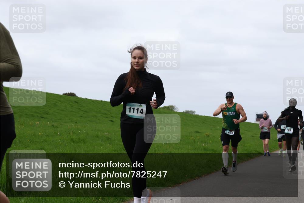 04.05.2025 - 8. Wedeler Halbmarathon Yannick Fuchs http://msf.ph/oto/7825247 04.05.2025 11:32:14 Laufen 1114, 1187, 1186, 175, 003 meine-sportfotos.de