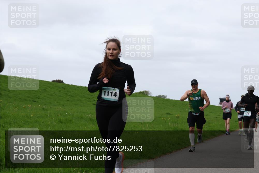 04.05.2025 - 8. Wedeler Halbmarathon Yannick Fuchs http://msf.ph/oto/7825253 04.05.2025 11:32:14 Laufen 1114, 1186, 1182, 175 meine-sportfotos.de