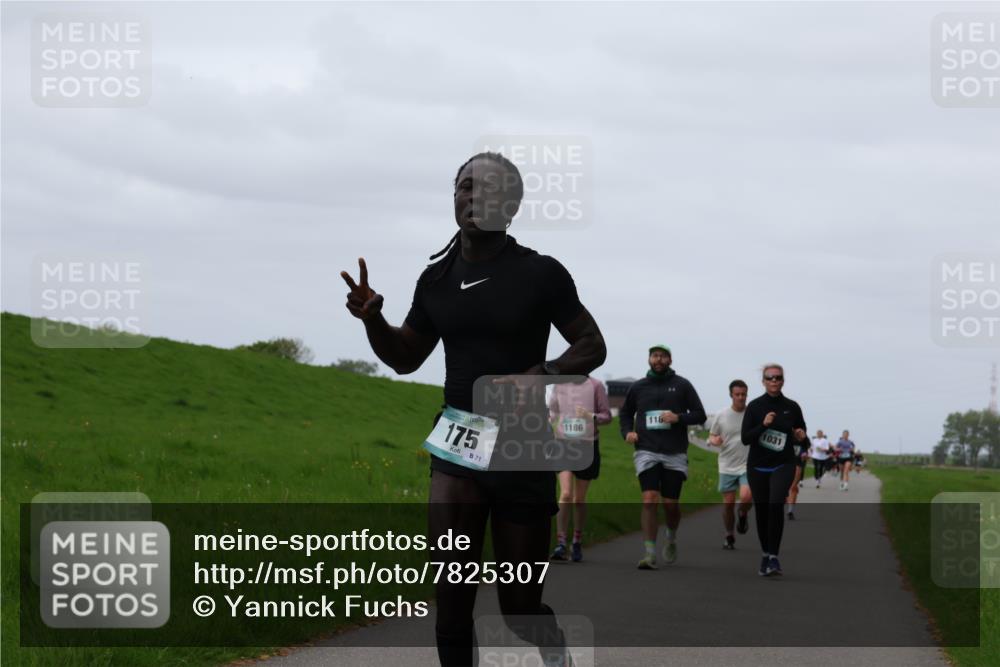 04.05.2025 - 8. Wedeler Halbmarathon Yannick Fuchs http://msf.ph/oto/7825307 04.05.2025 11:32:17 Laufen 175, 71, 1186, 118, 1031 meine-sportfotos.de