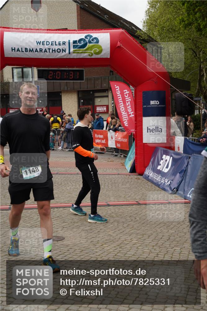 04.05.2025 - 8. Wedeler Halbmarathon Felixshl http://msf.ph/oto/7825331 04.05.2025 12:01:29 Ziel 611, 1110, 1148 meine-sportfotos.de