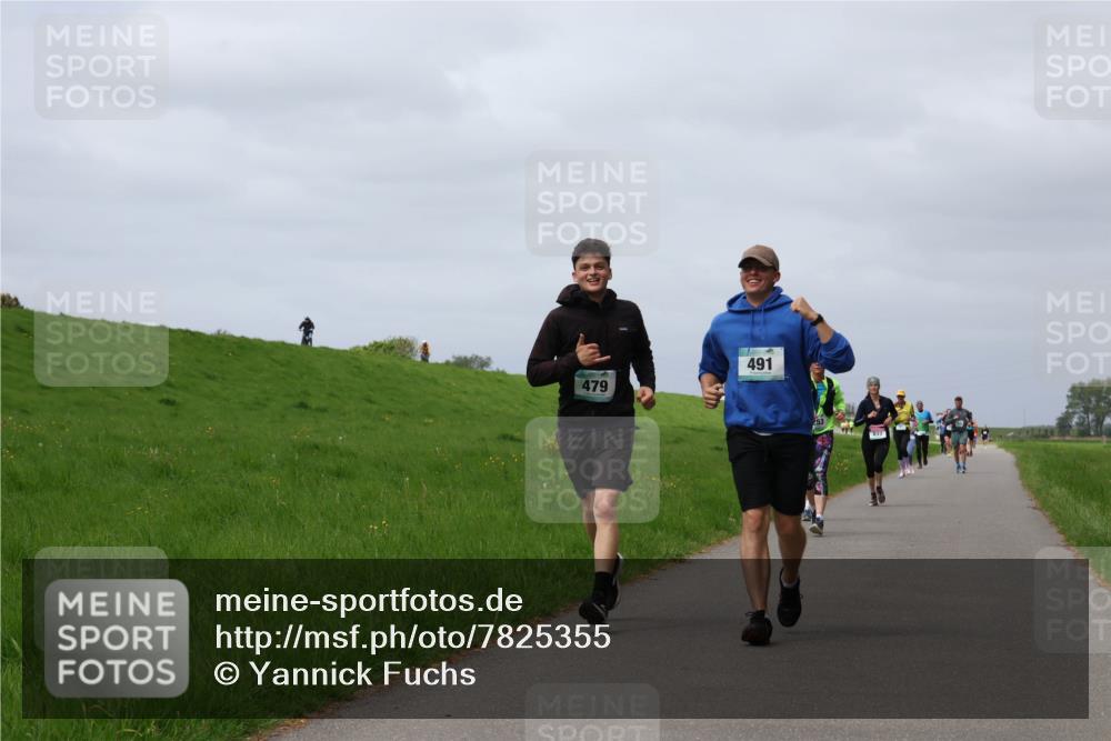 04.05.2025 - 8. Wedeler Halbmarathon Yannick Fuchs http://msf.ph/oto/7825355 04.05.2025 11:54:41 Laufen 479, 491 meine-sportfotos.de
