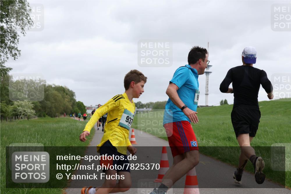 04.05.2025 - 8. Wedeler Halbmarathon Yannick Fuchs http://msf.ph/oto/7825370 04.05.2025 11:12:44 Laufen  meine-sportfotos.de