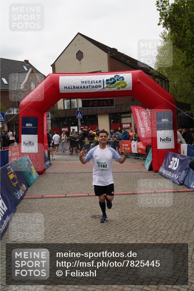 04.05.2025 - 8. Wedeler Halbmarathon Felixshl http://msf.ph/oto/7825445 04.05.2025 12:01:55 Ziel 997, 1162 meine-sportfotos.de