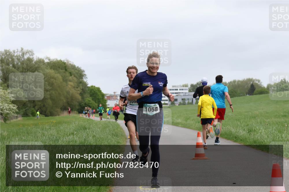 04.05.2025 - 8. Wedeler Halbmarathon Yannick Fuchs http://msf.ph/oto/7825470 04.05.2025 11:12:49 Laufen 20, 109, 1058 meine-sportfotos.de