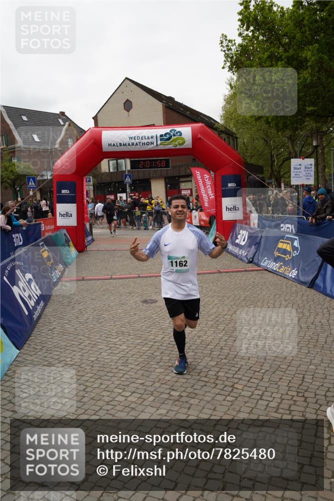 04.05.2025 - 8. Wedeler Halbmarathon Felixshl http://msf.ph/oto/7825480 04.05.2025 12:01:55 Ziel 997, 1162 meine-sportfotos.de