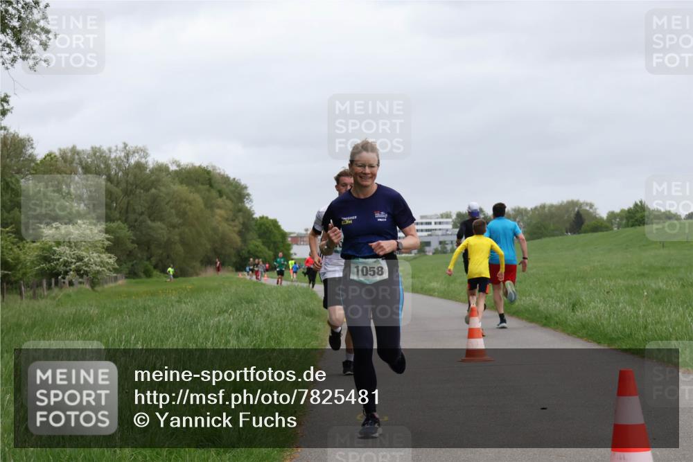 04.05.2025 - 8. Wedeler Halbmarathon Yannick Fuchs http://msf.ph/oto/7825481 04.05.2025 11:12:50 Laufen 1058 meine-sportfotos.de