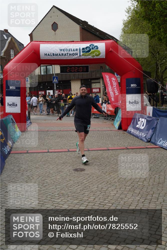 04.05.2025 - 8. Wedeler Halbmarathon Felixshl http://msf.ph/oto/7825552 04.05.2025 12:01:59 Ziel 997, 1162 meine-sportfotos.de
