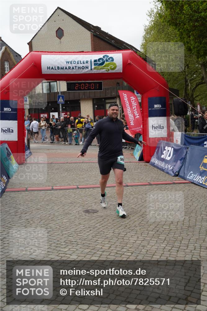 04.05.2025 - 8. Wedeler Halbmarathon Felixshl http://msf.ph/oto/7825571 04.05.2025 12:01:59 Ziel 997, 1162 meine-sportfotos.de