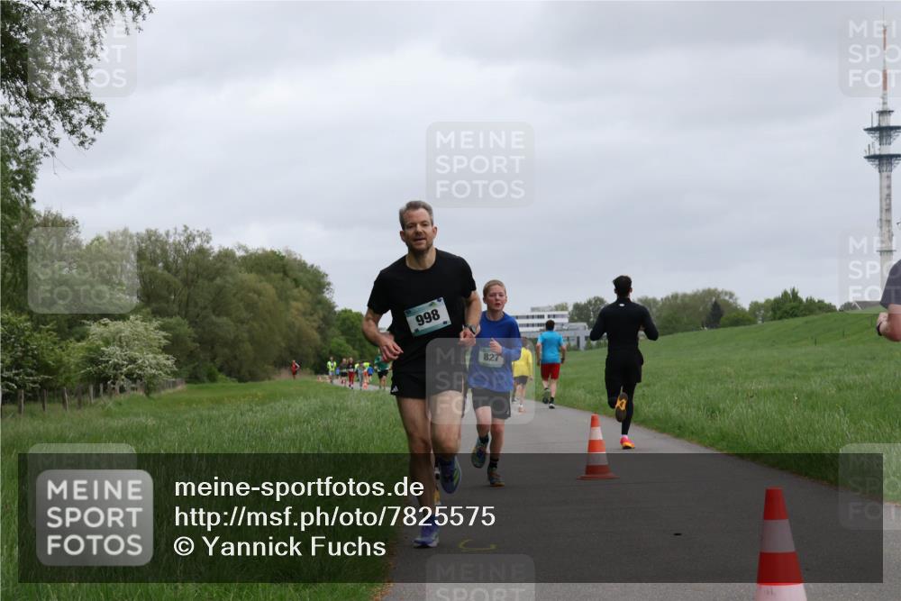 04.05.2025 - 8. Wedeler Halbmarathon Yannick Fuchs http://msf.ph/oto/7825575 04.05.2025 11:12:54 Laufen 998, 827 meine-sportfotos.de