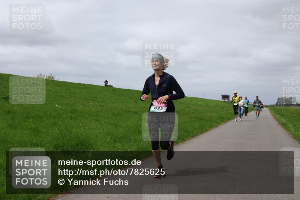 04.05.2025 - 8. Wedeler Halbmarathon Yannick Fuchs http://msf.ph/oto/7825625 04.05.2025 11:54:52 Laufen 837 meine-sportfotos.de