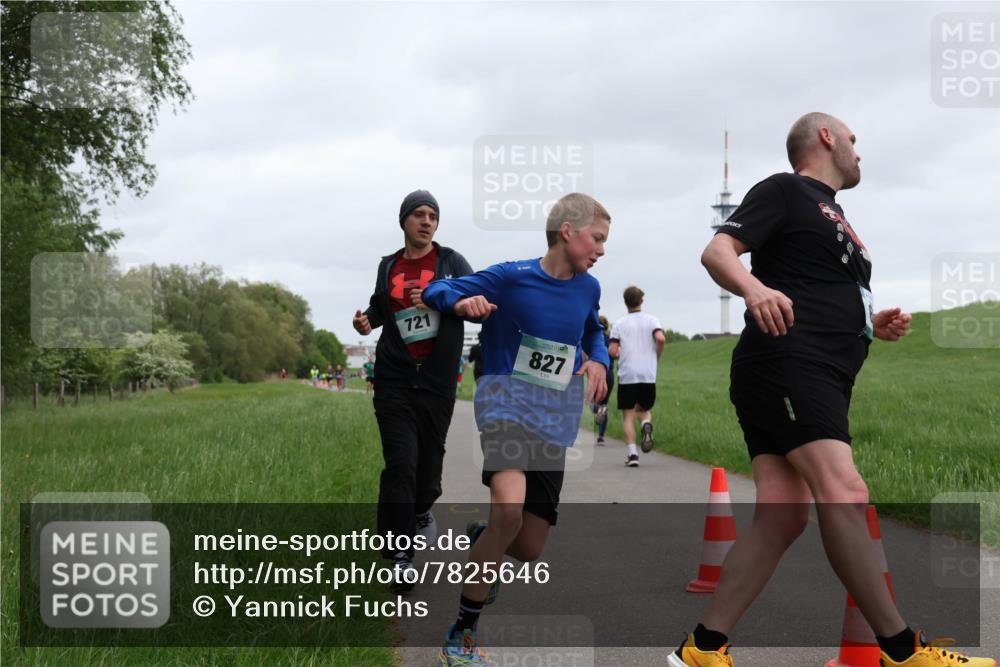 04.05.2025 - 8. Wedeler Halbmarathon Yannick Fuchs http://msf.ph/oto/7825646 04.05.2025 11:12:57 Laufen 721, 827 meine-sportfotos.de