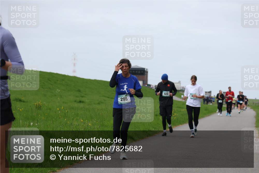 04.05.2025 - 8. Wedeler Halbmarathon Yannick Fuchs http://msf.ph/oto/7825682 04.05.2025 11:32:36 Laufen 295, 423 meine-sportfotos.de