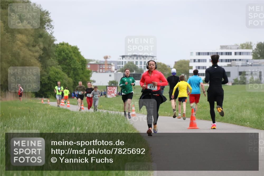 04.05.2025 - 8. Wedeler Halbmarathon Yannick Fuchs http://msf.ph/oto/7825692 04.05.2025 11:12:59 Laufen 19, 473 meine-sportfotos.de