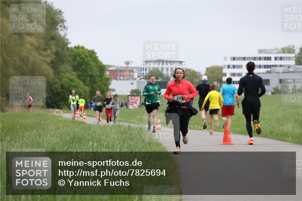 04.05.2025 - 8. Wedeler Halbmarathon Yannick Fuchs http://msf.ph/oto/7825694 04.05.2025 11:12:59 Laufen 19, 416, 473 meine-sportfotos.de