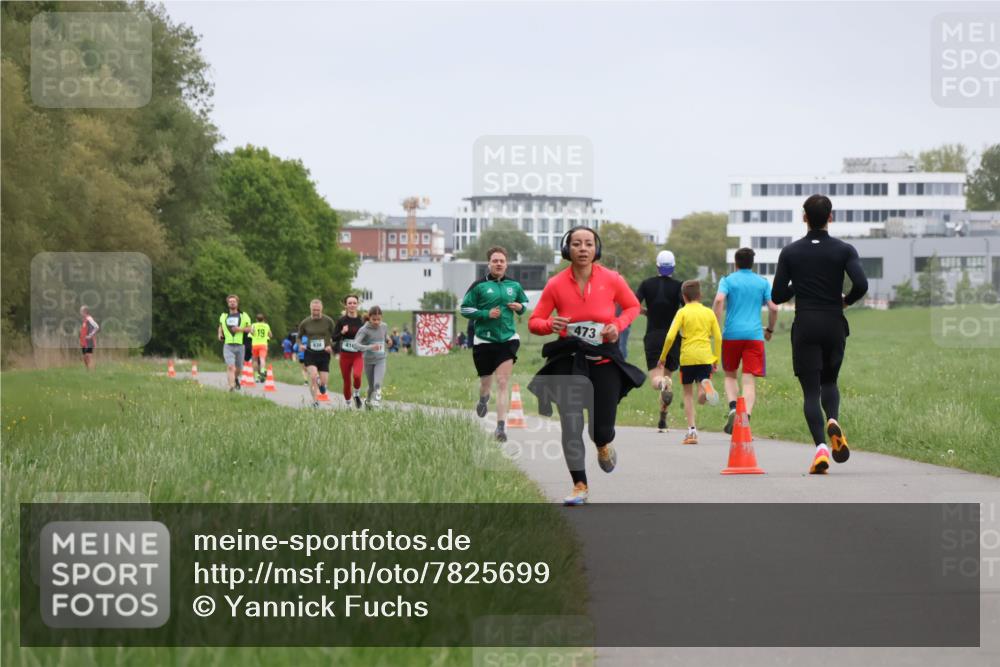 04.05.2025 - 8. Wedeler Halbmarathon Yannick Fuchs http://msf.ph/oto/7825699 04.05.2025 11:12:59 Laufen 19, 473 meine-sportfotos.de