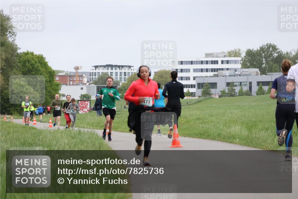 04.05.2025 - 8. Wedeler Halbmarathon Yannick Fuchs http://msf.ph/oto/7825736 04.05.2025 11:13:01 Laufen 638, 16, 861, 73 meine-sportfotos.de