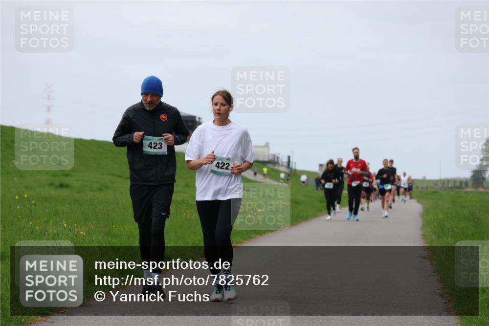 04.05.2025 - 8. Wedeler Halbmarathon Yannick Fuchs http://msf.ph/oto/7825762 04.05.2025 11:32:41 Laufen 423, 422 meine-sportfotos.de