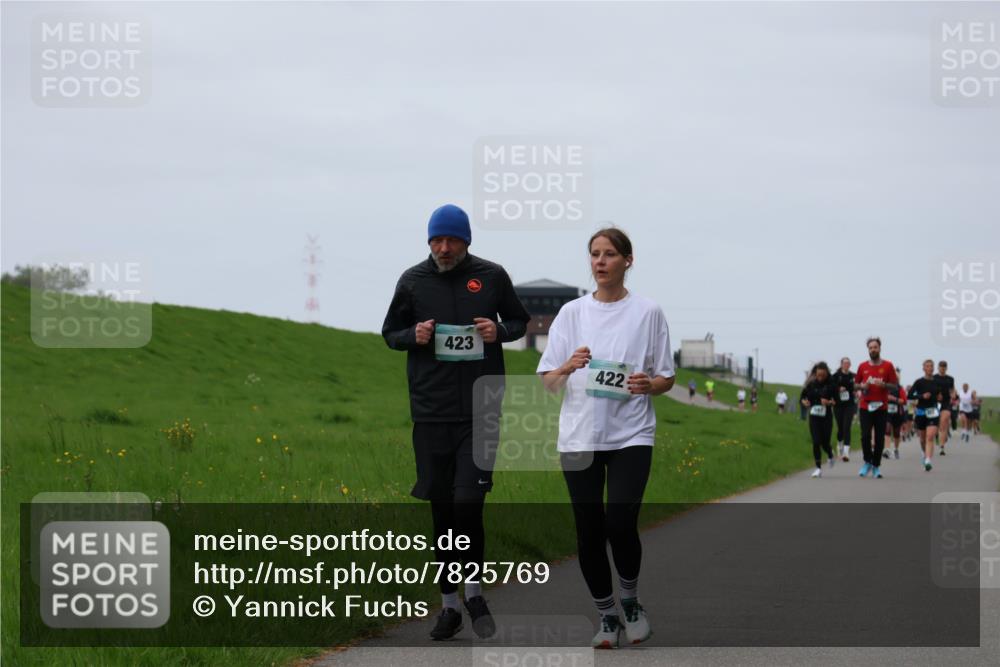 04.05.2025 - 8. Wedeler Halbmarathon Yannick Fuchs http://msf.ph/oto/7825769 04.05.2025 11:32:42 Laufen 423, 422 meine-sportfotos.de