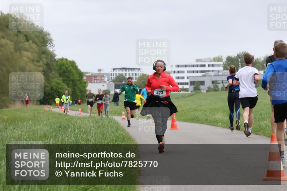 04.05.2025 - 8. Wedeler Halbmarathon Yannick Fuchs http://msf.ph/oto/7825770 04.05.2025 11:13:03 Laufen 473 meine-sportfotos.de