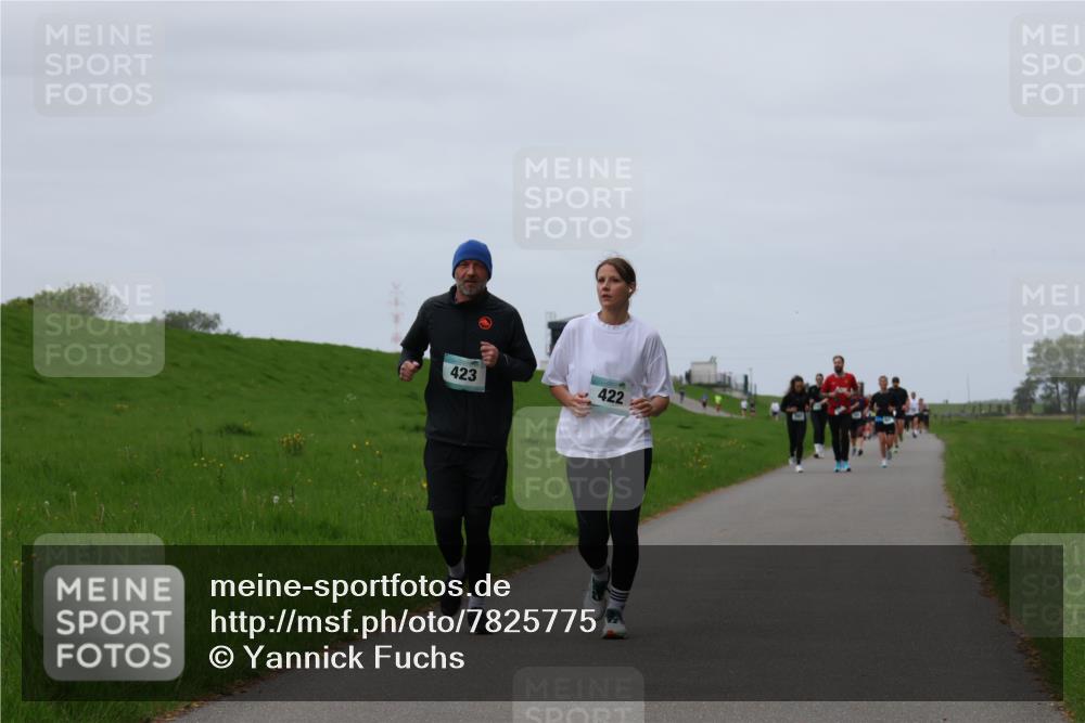 04.05.2025 - 8. Wedeler Halbmarathon Yannick Fuchs http://msf.ph/oto/7825775 04.05.2025 11:32:43 Laufen 423, 422 meine-sportfotos.de