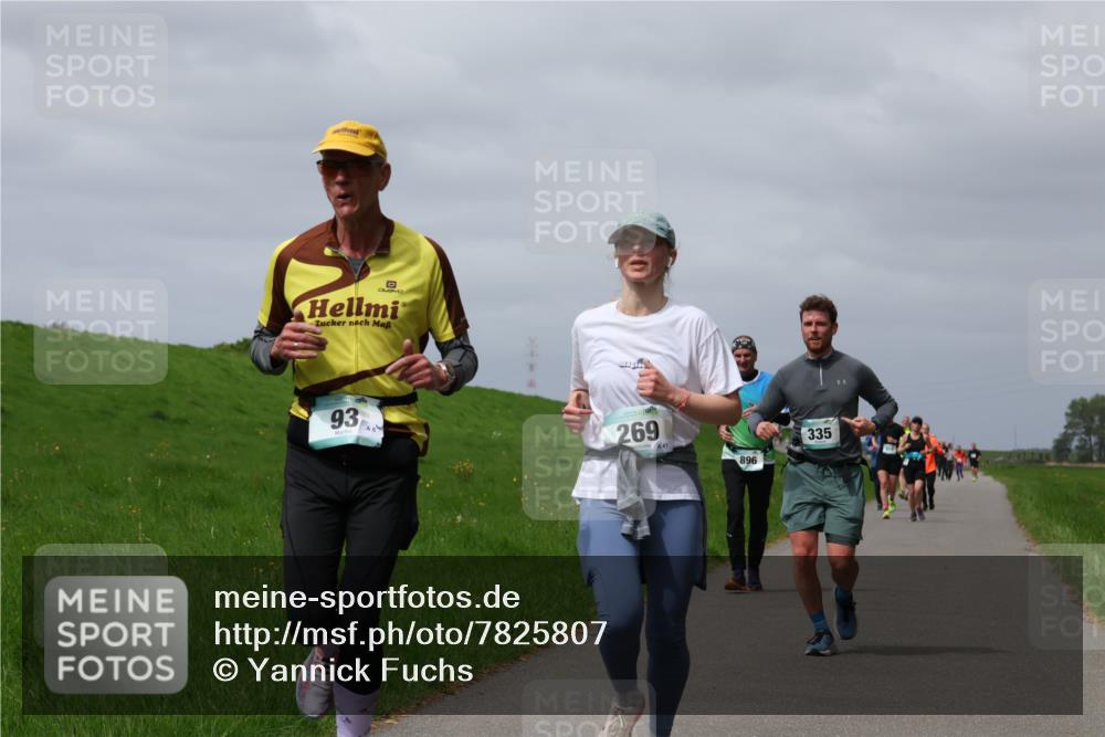 04.05.2025 - 8. Wedeler Halbmarathon Yannick Fuchs http://msf.ph/oto/7825807 04.05.2025 11:54:58 Laufen 93, 269, 41, 896, 335 meine-sportfotos.de