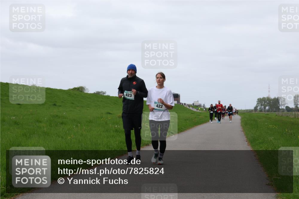 04.05.2025 - 8. Wedeler Halbmarathon Yannick Fuchs http://msf.ph/oto/7825824 04.05.2025 11:32:44 Laufen 423, 422 meine-sportfotos.de