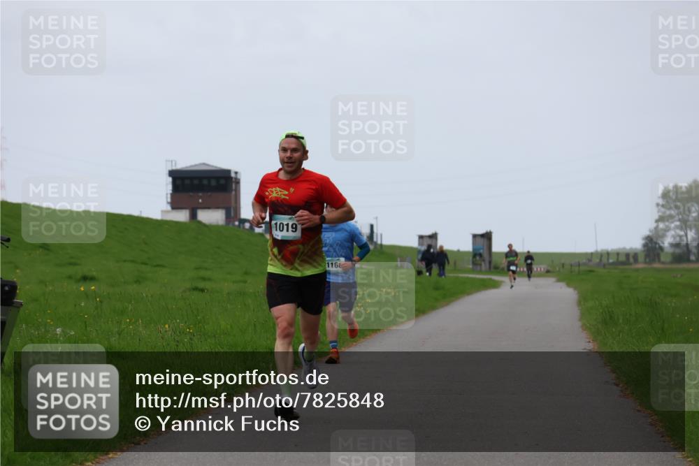 04.05.2025 - 8. Wedeler Halbmarathon Yannick Fuchs http://msf.ph/oto/7825848 04.05.2025 11:13:09 Laufen 1019, 116 meine-sportfotos.de