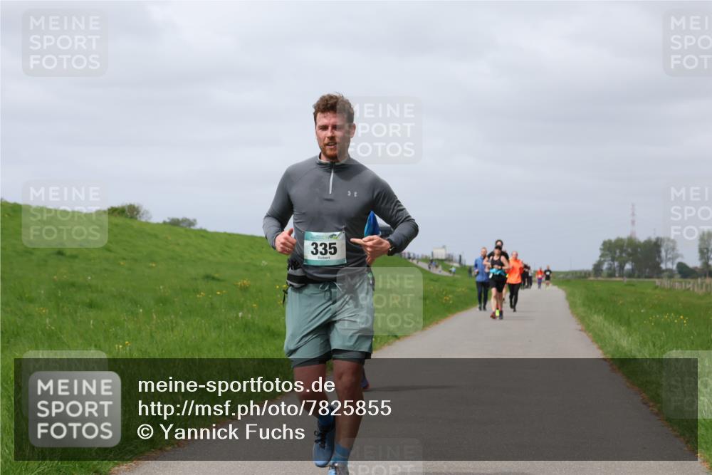 04.05.2025 - 8. Wedeler Halbmarathon Yannick Fuchs http://msf.ph/oto/7825855 04.05.2025 11:55:01 Laufen 335 meine-sportfotos.de