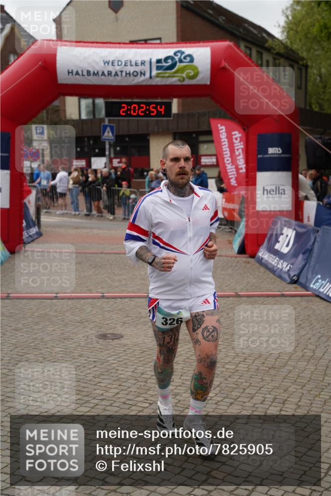 04.05.2025 - 8. Wedeler Halbmarathon Felixshl http://msf.ph/oto/7825905 04.05.2025 12:02:52 Ziel 174, 326 meine-sportfotos.de