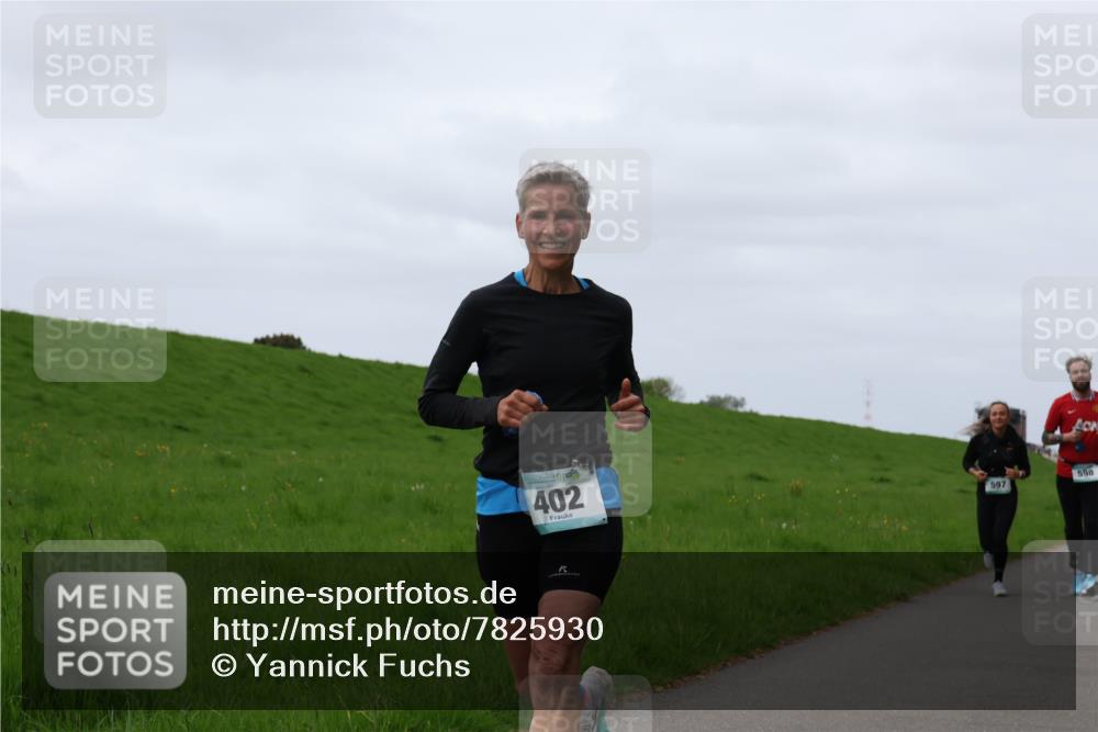 04.05.2025 - 8. Wedeler Halbmarathon Yannick Fuchs http://msf.ph/oto/7825930 04.05.2025 11:33:00 Laufen 402, 597, 598 meine-sportfotos.de