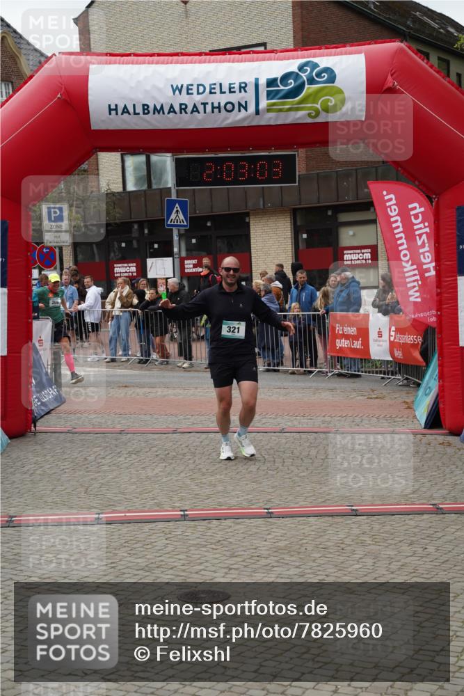 04.05.2025 - 8. Wedeler Halbmarathon Felixshl http://msf.ph/oto/7825960 04.05.2025 12:03:01 Ziel 174, 266, 321, 1098 meine-sportfotos.de