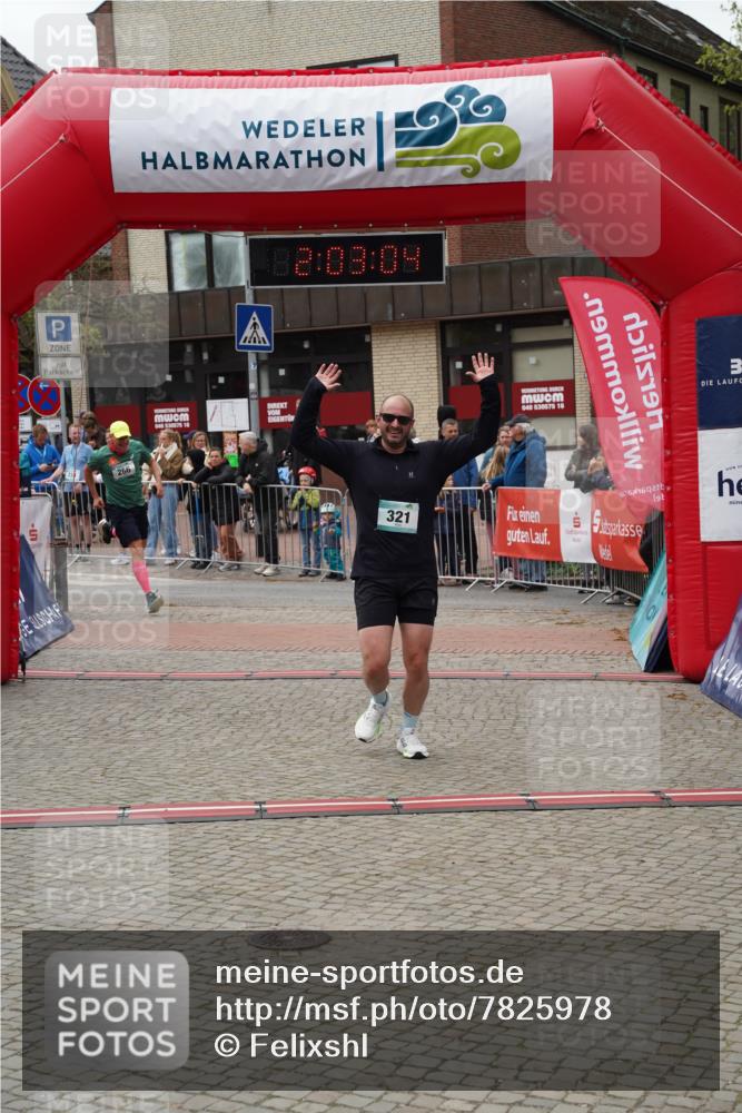 04.05.2025 - 8. Wedeler Halbmarathon Felixshl http://msf.ph/oto/7825978 04.05.2025 12:03:02 Ziel 266, 321, 1098 meine-sportfotos.de