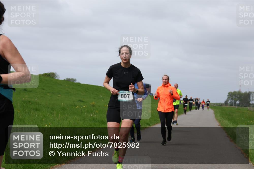 04.05.2025 - 8. Wedeler Halbmarathon Yannick Fuchs http://msf.ph/oto/7825982 04.05.2025 11:55:13 Laufen 807 meine-sportfotos.de
